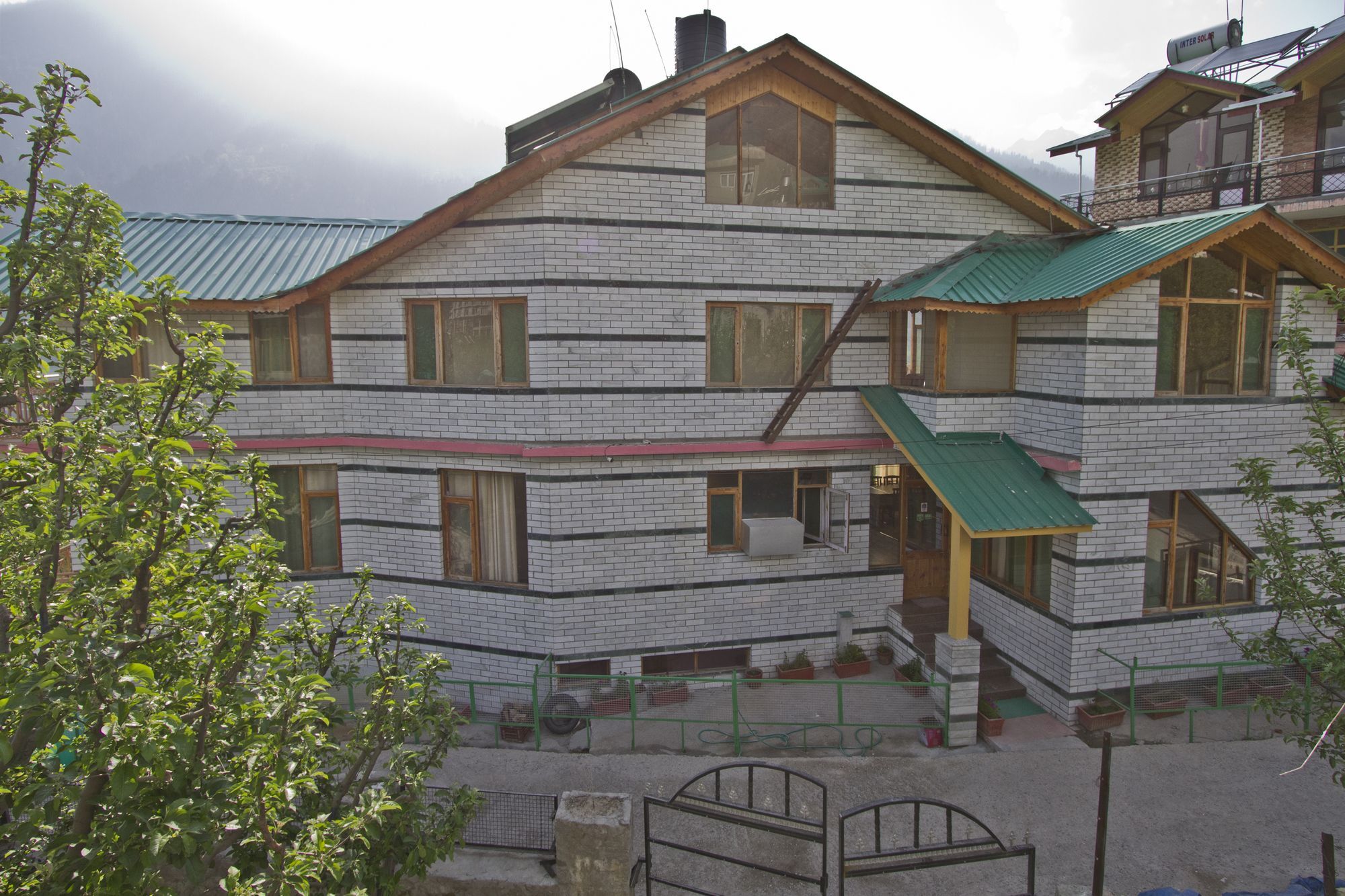 Hotel Mountain Face Manāli Exterior foto