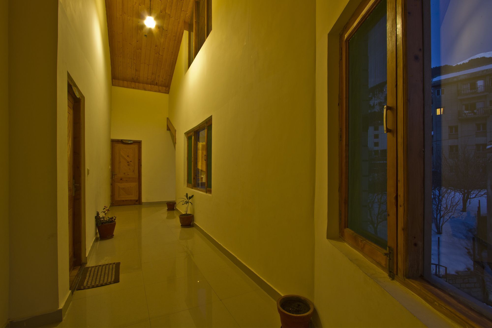 Hotel Mountain Face Manāli Exterior foto